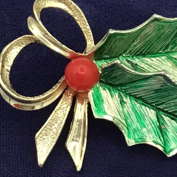 Vintage Signed Gerry's Holiday Holly Winter Brooch Pin - Picture 8 of 13
